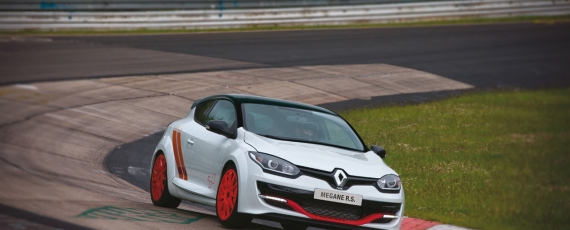 Renault Megane RS 275 Trophy-R - record Nurburgring (04)