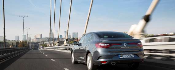 Renault Megane Sedan 2017 (02)
