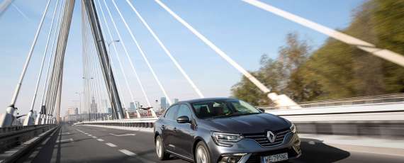 Renault Megane Sedan 2017 (01)
