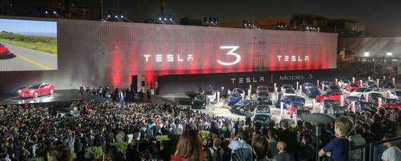 Tesla Model 3 - primele livrari (09)