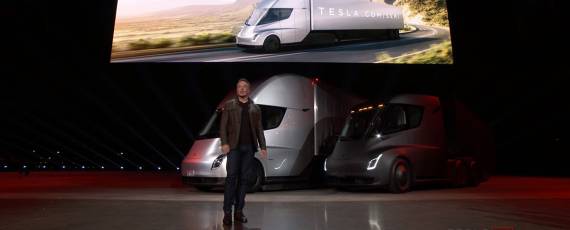 Tesla Semi (01)