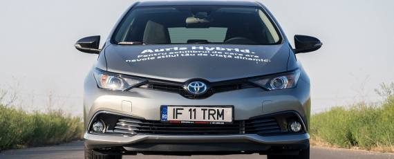 Test Toyota Auris Hybrid Black Edition (01)