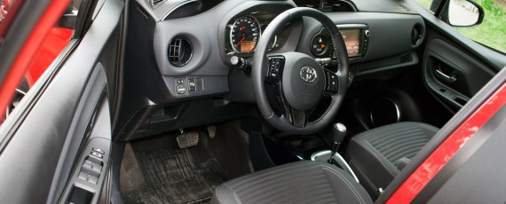 Test Drive Toyota Yaris Bi-Tone Edition (17)