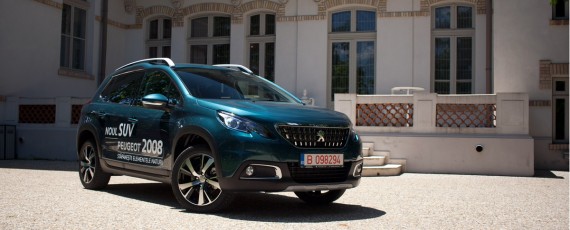 Test Peugeot 2008 facelift 1.2 PureTech 110 (01)