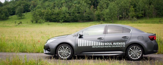 Test Toyota Avensis 2.0 D-4D Luxury (01)