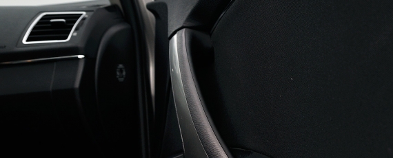 Toyota Avensis - detaliile feţelor de uşi