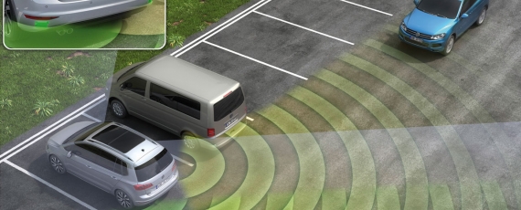 Noul Golf Sportsvan - Rear Traffic Alert